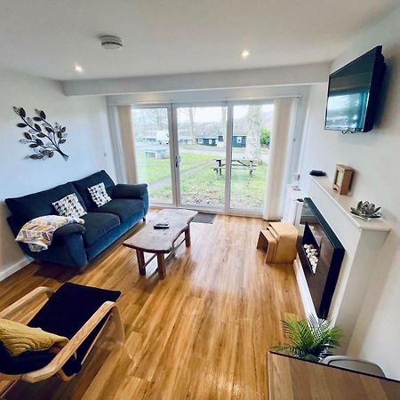 Cozy Snowdonia Chalet Карнарфон Екстериор снимка